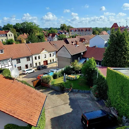 Trommel Apartment 2 - Schoene Zimmer - Restaurant - Parken - Garten * Haldensleben