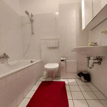 Trommel Apartment 2 - Schoene Zimmer - Restaurant - Parken - Garten