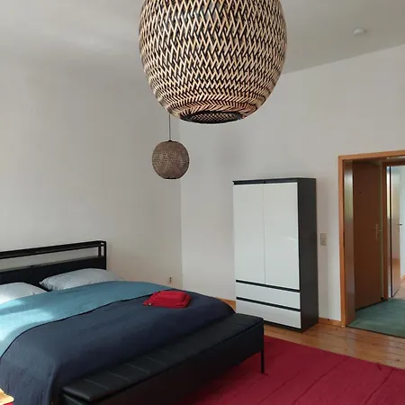 Trommel Apartment 2 - Schoene Zimmer - Restaurant - Parken - Garten Apartament Haldensleben